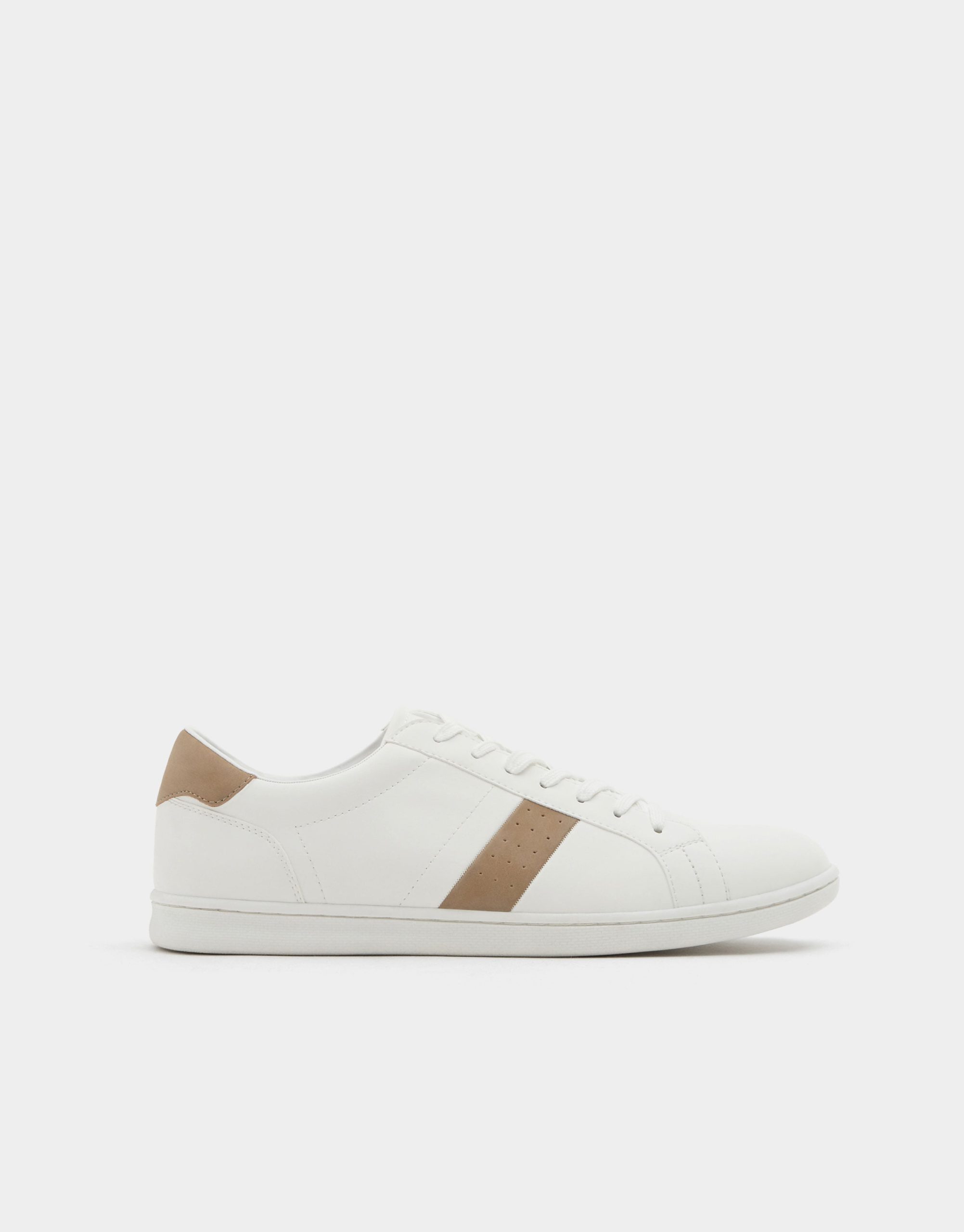 Sneakers with beige stripes
